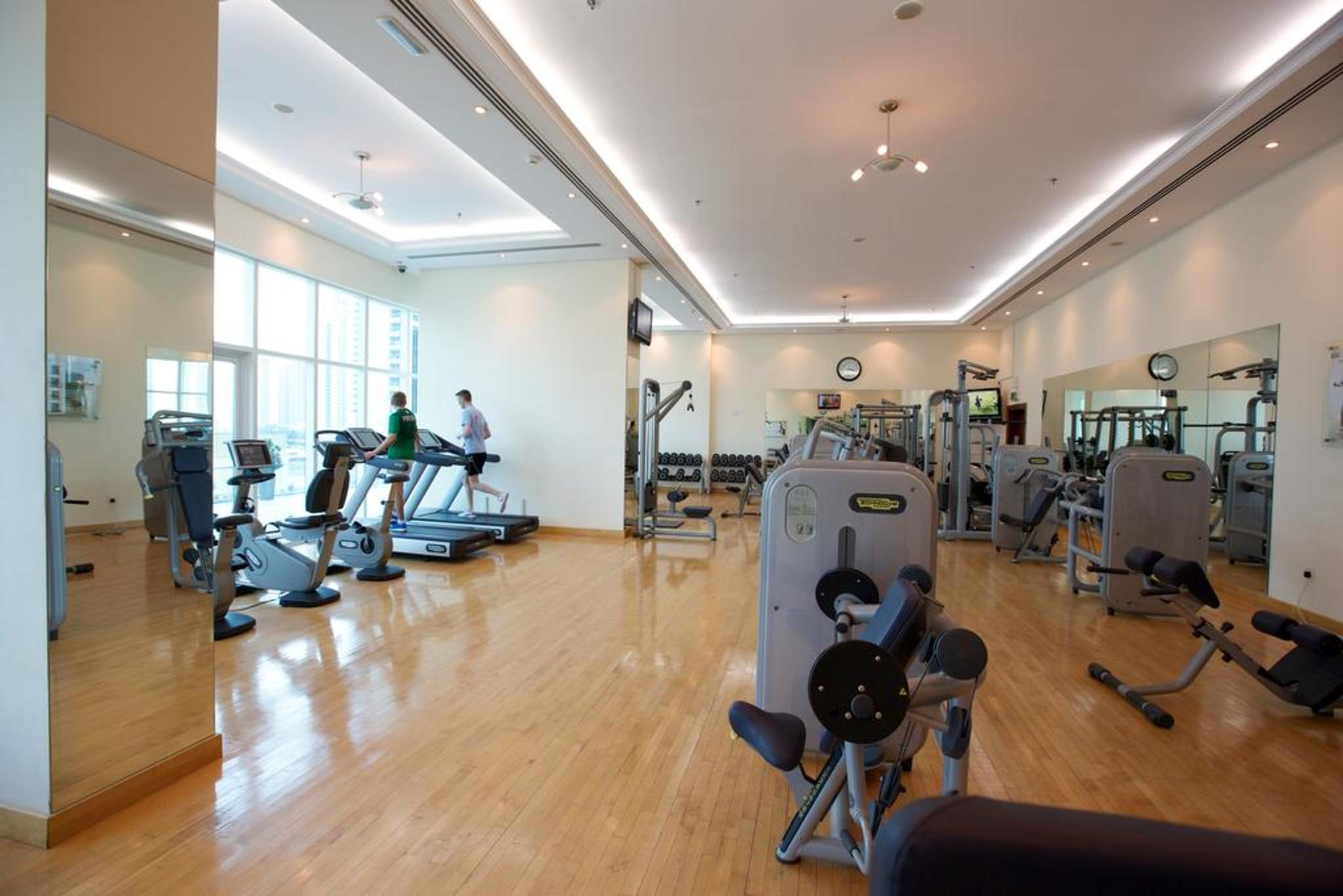 Tamani Marina Hotel & Apartments Dubai Exterior foto The gym at the Park Hyatt Dubai